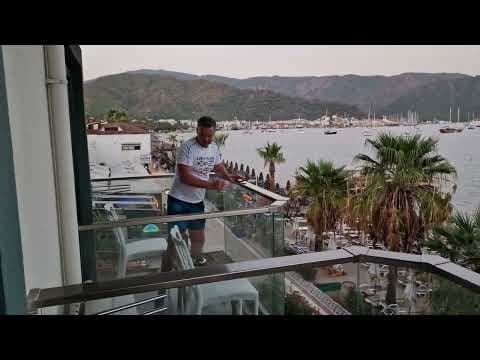 Yeshill Boutique Hotel &amp; Beach Marmaris. Room tour. Илья моет балкон. Соседские балкончики.