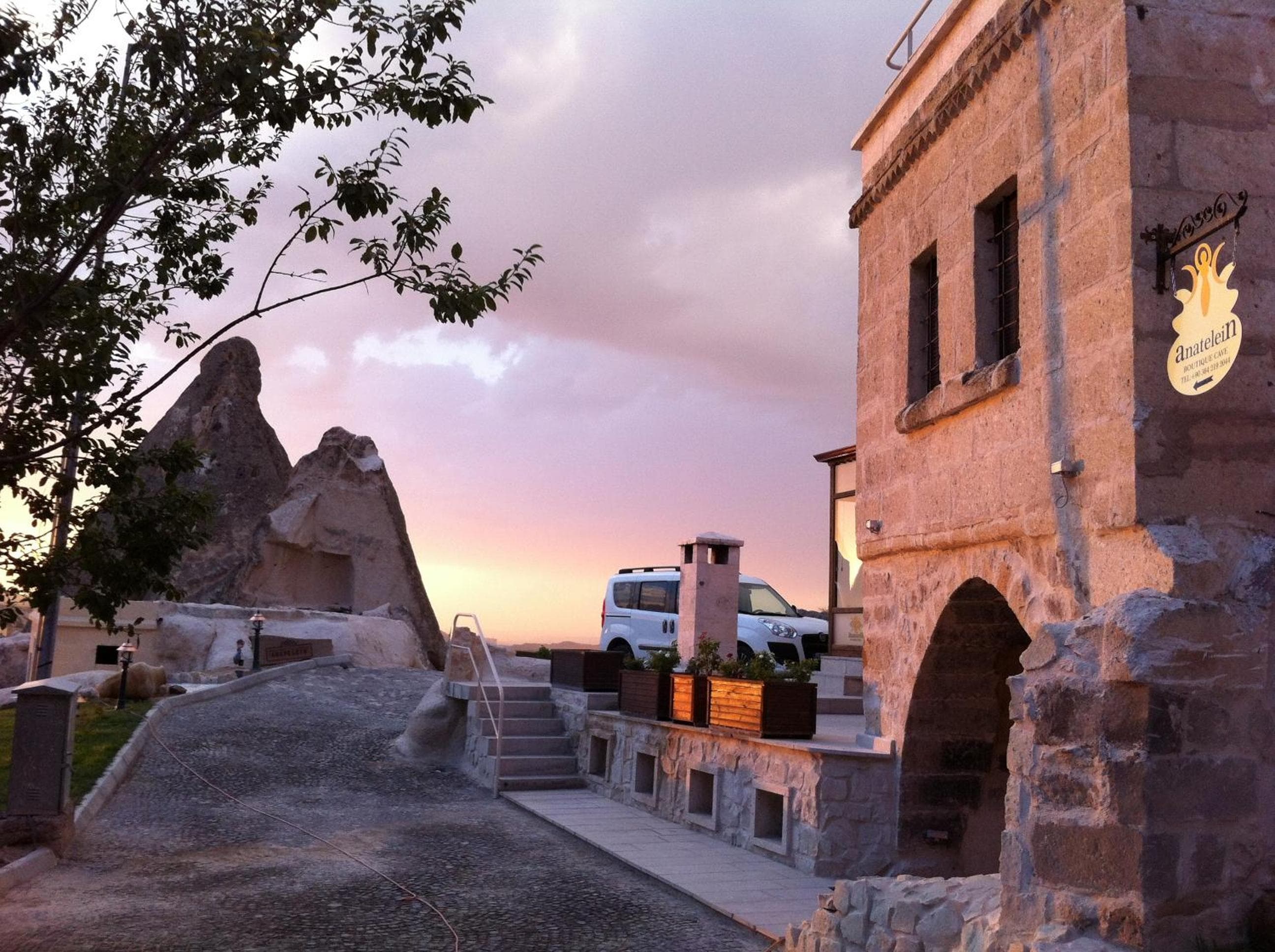 Anatelein Cave Hotel