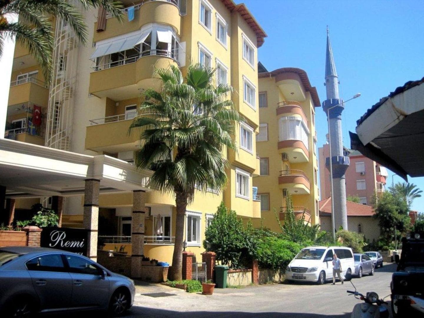 Remi Hotel