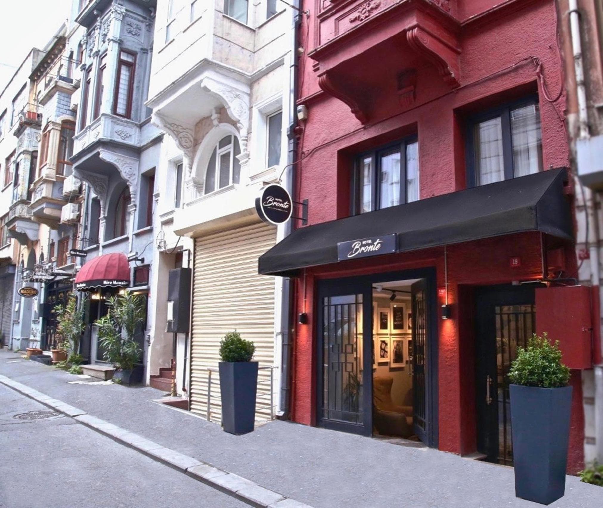 HOTEL BRONTE