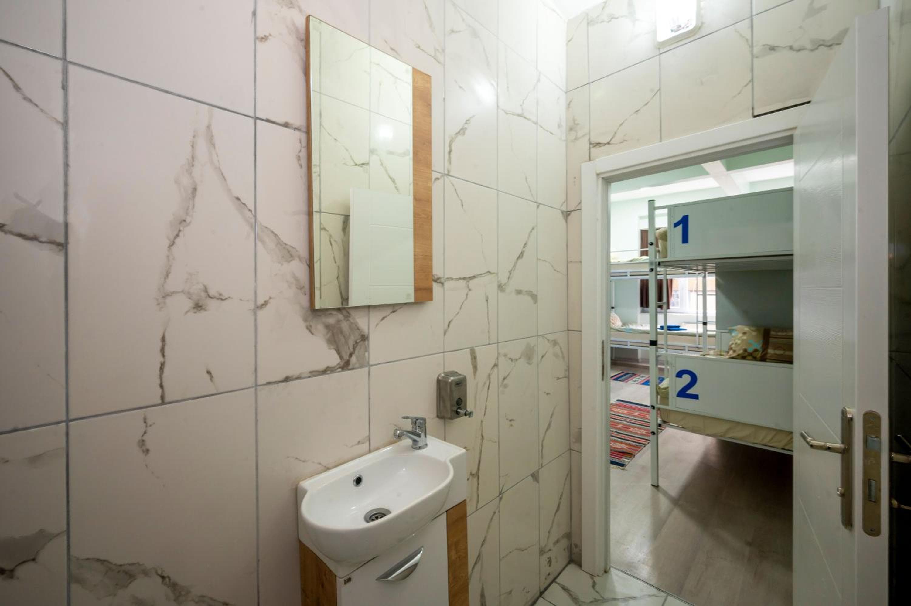 XALİLA HOSTEL & CAFE, MEN's ROOM, BEST IN ISTANBUL , — photo 4
