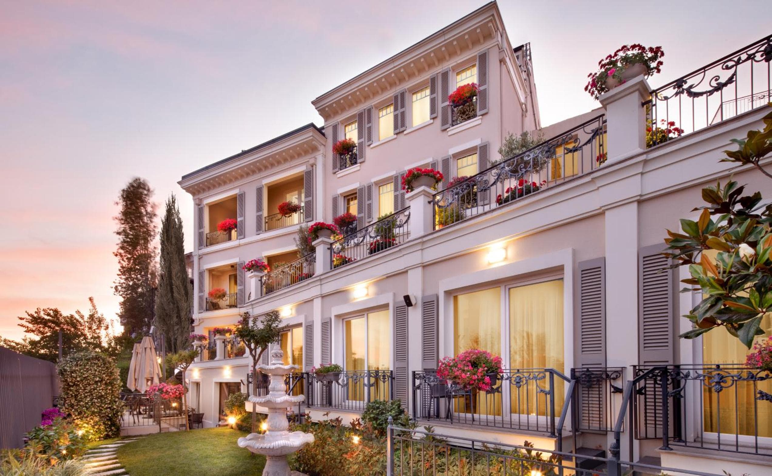 Mula Hotel