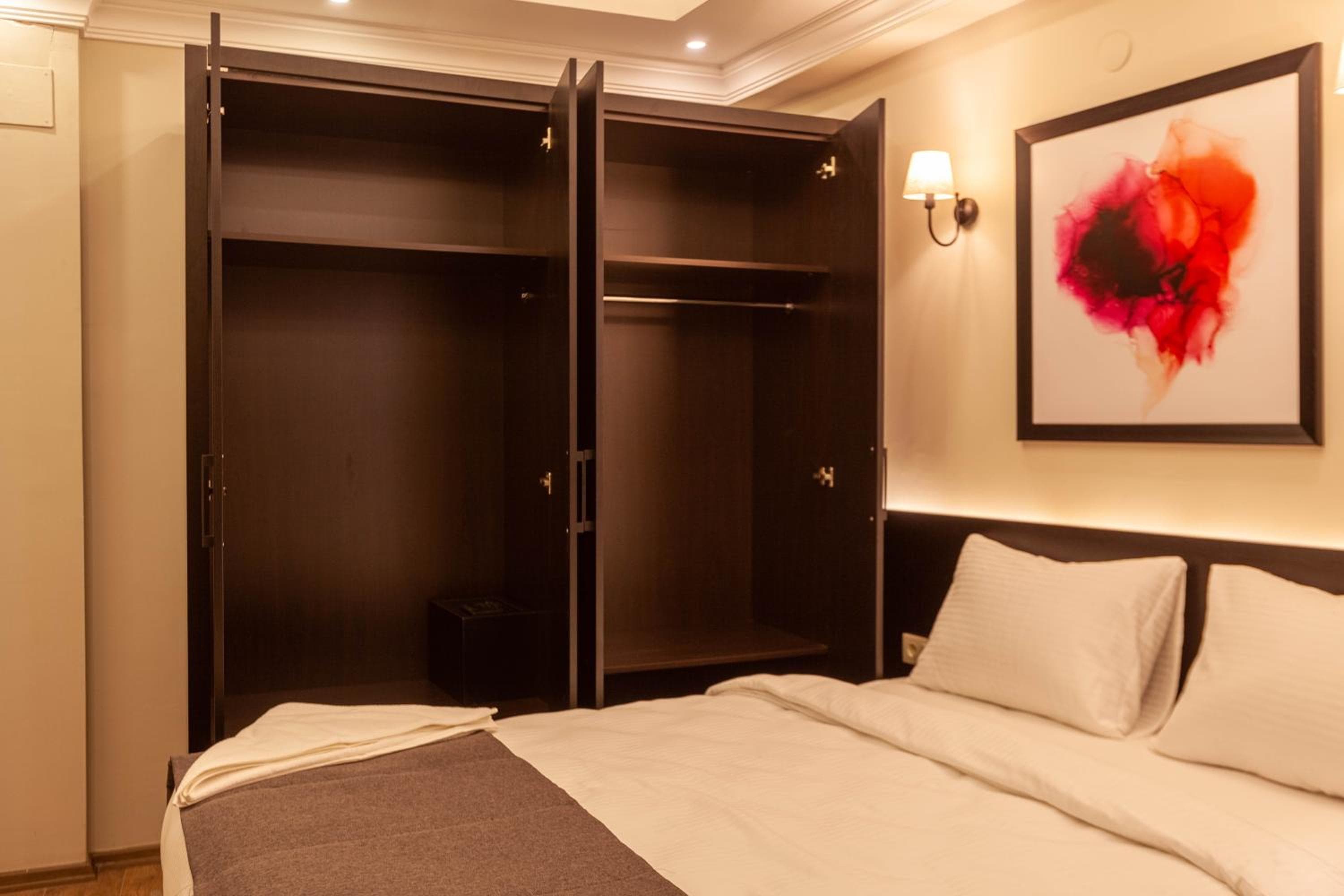 Lilium Luxure Suites Taksim — photo 4