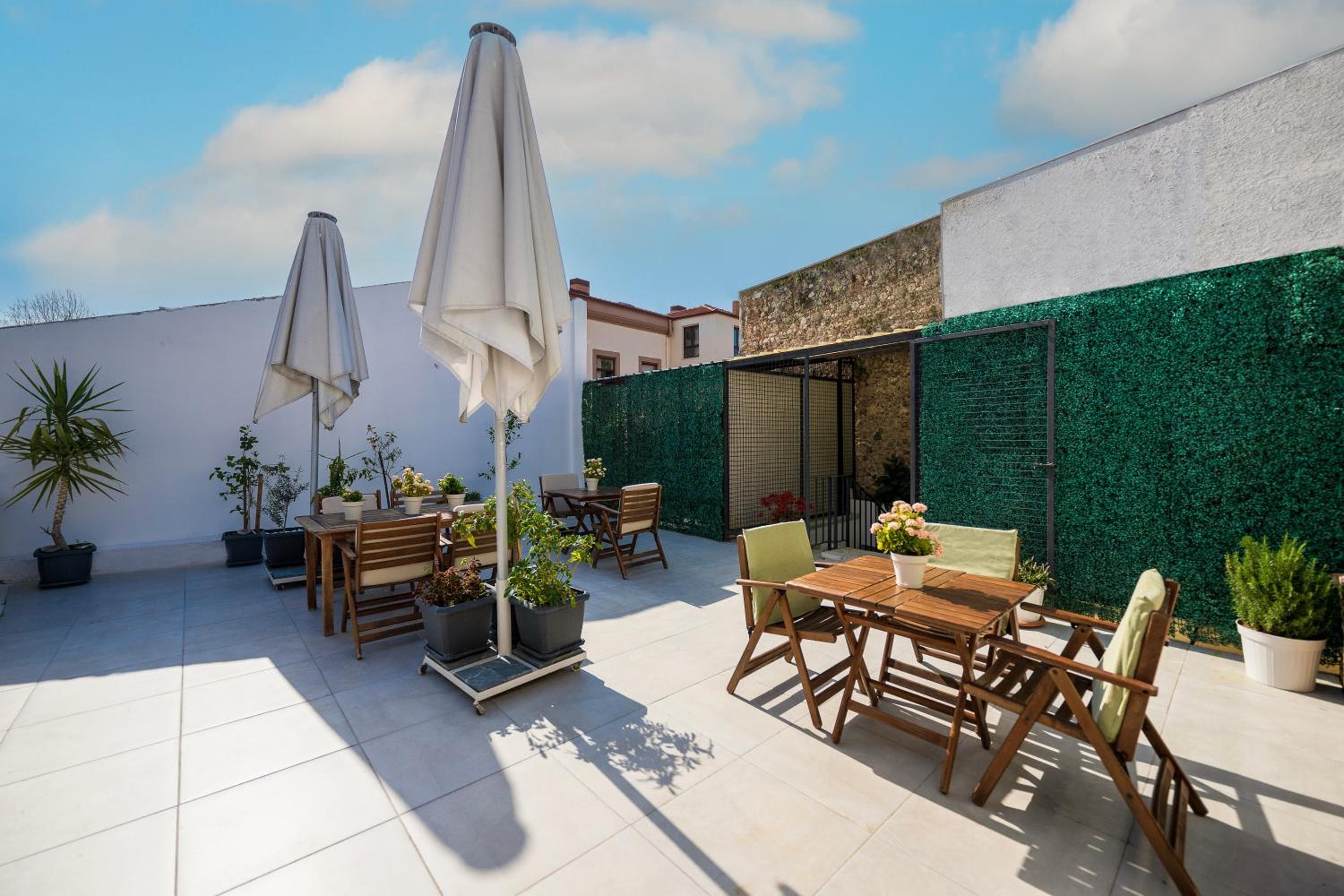 The Easy Rooms Terrace