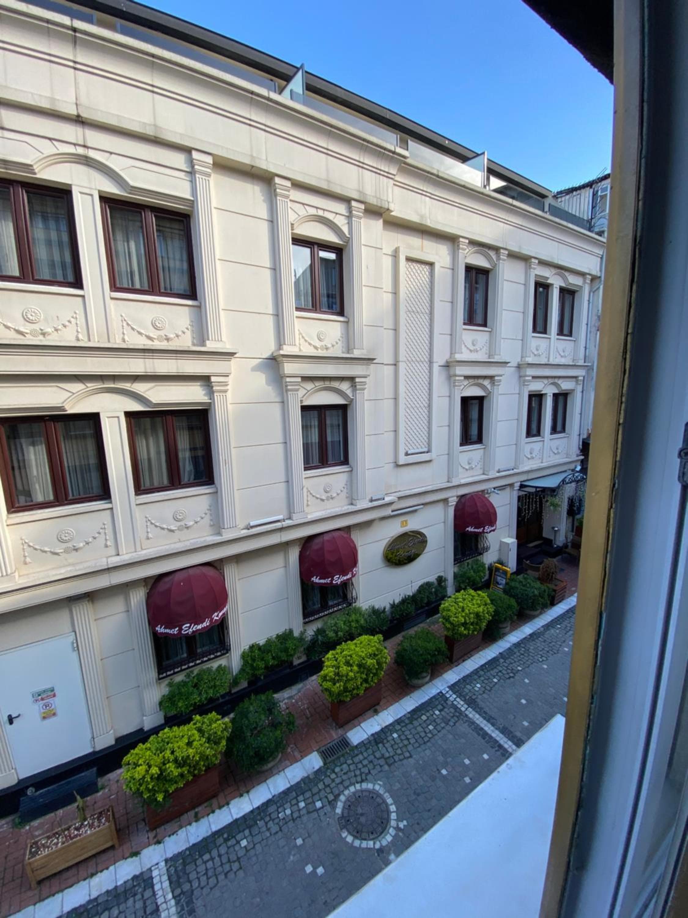 Golden Arrow Hotel