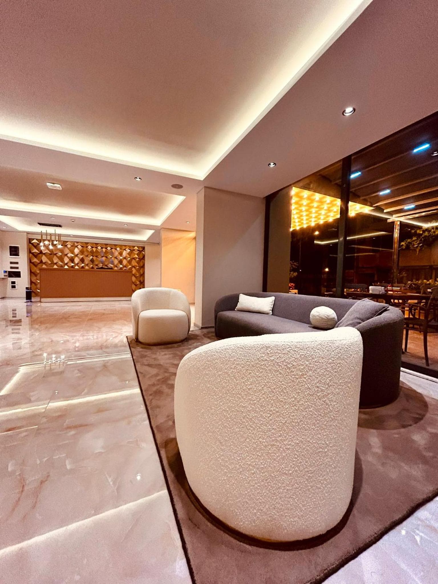 FIFTY5 Suite Hotel