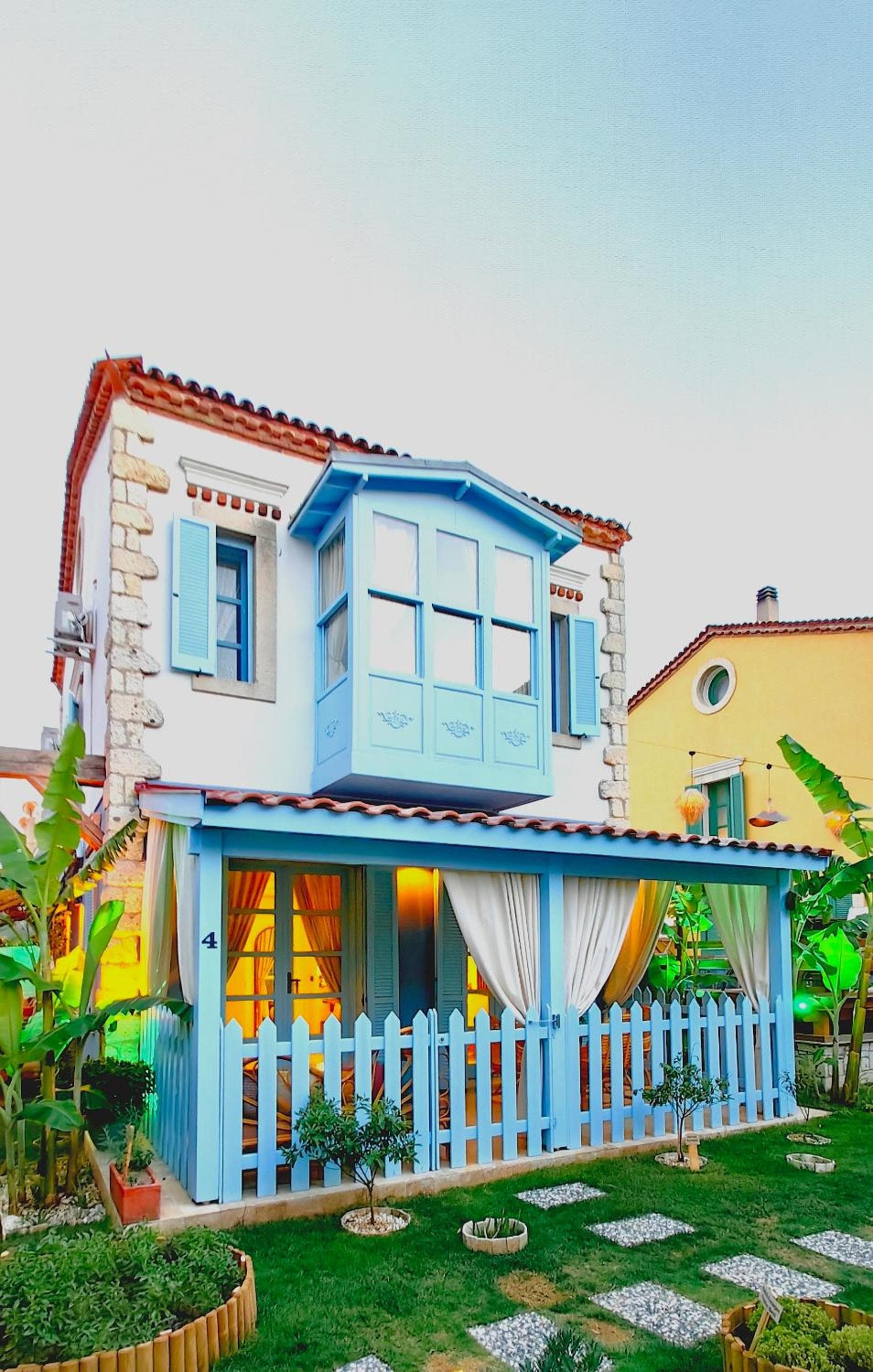 Banana Alaçatı Food & Stay - Adults Only
