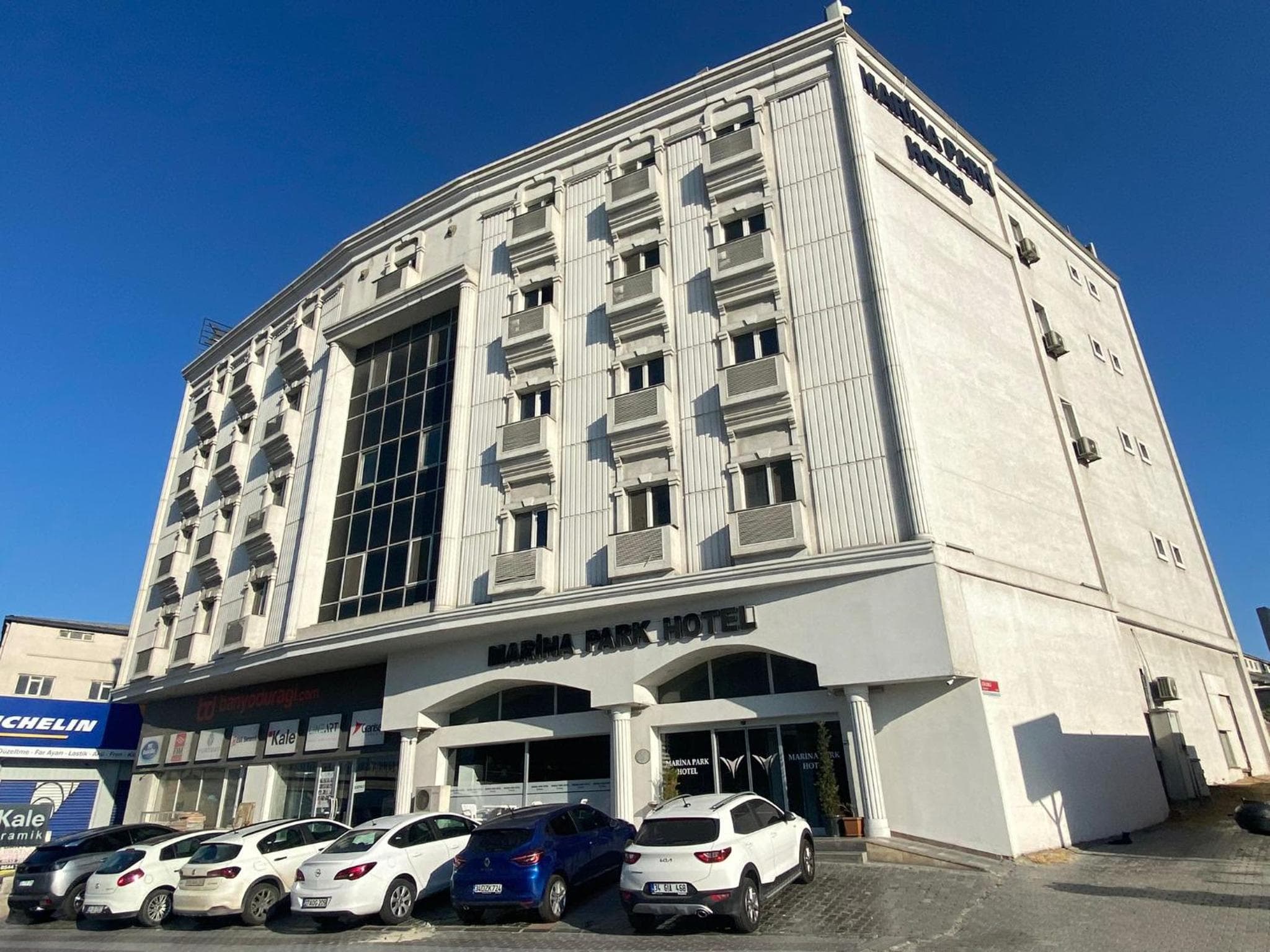 Marina Park Hotel