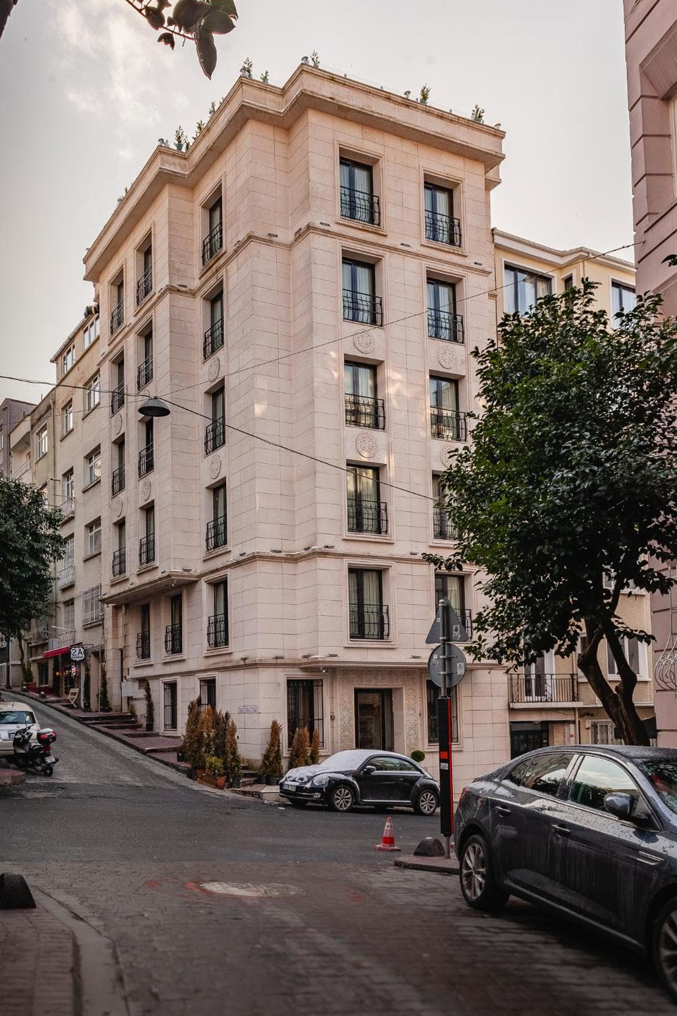 Lord Morgan & Exclusive Design Residence Cihangir