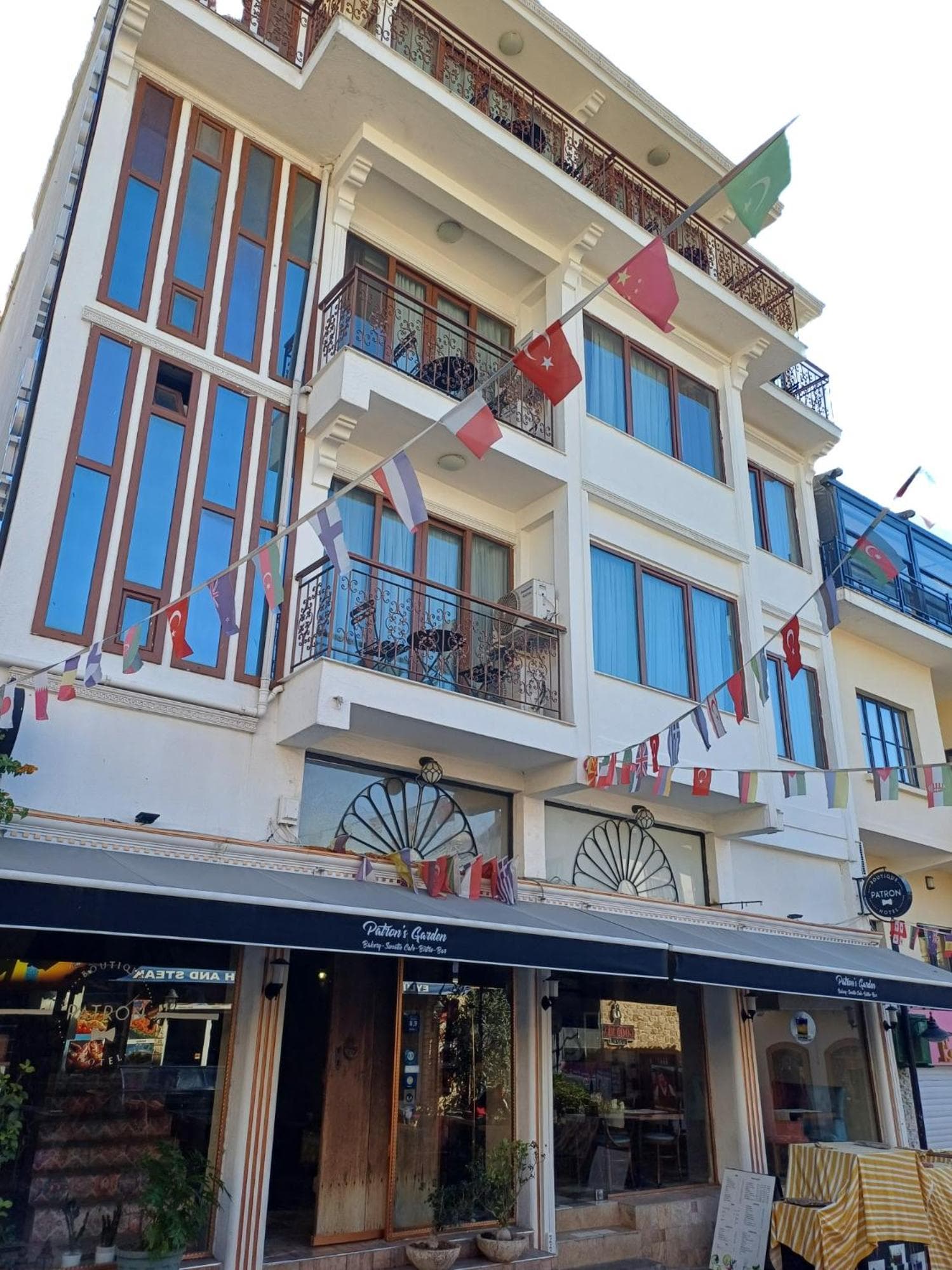 Patron Hotel