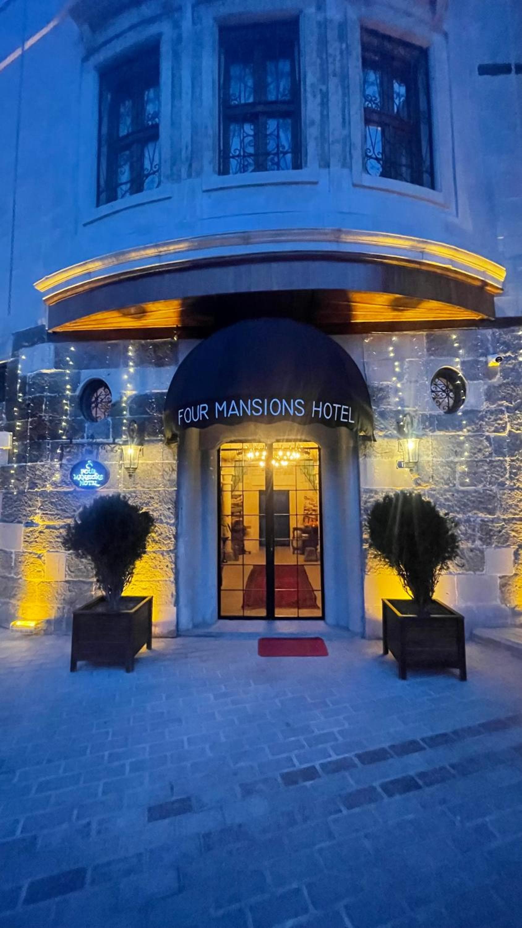 Four Mansions Hotel
