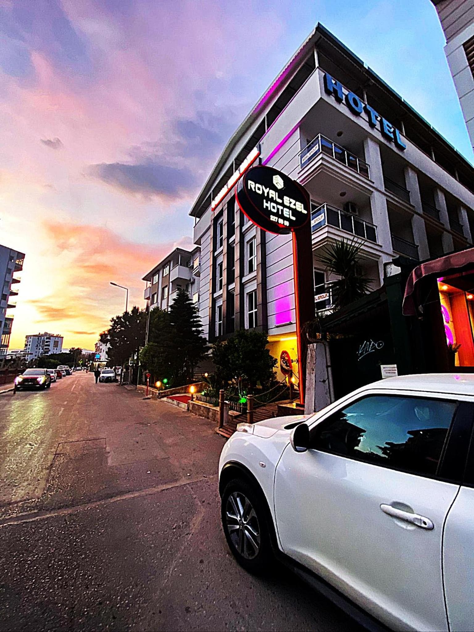 Royal Ezel Hotel