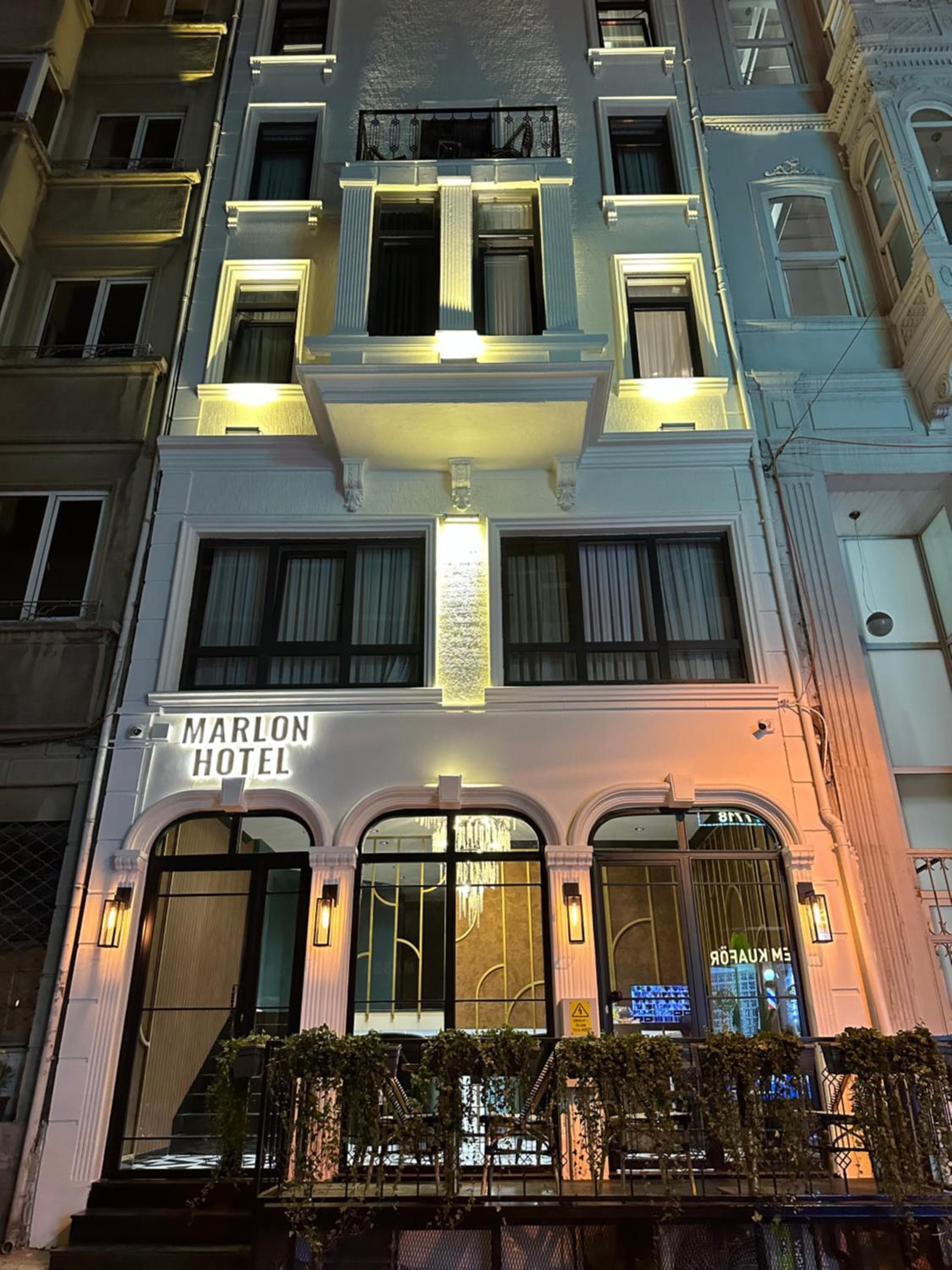 Marlon Hotel