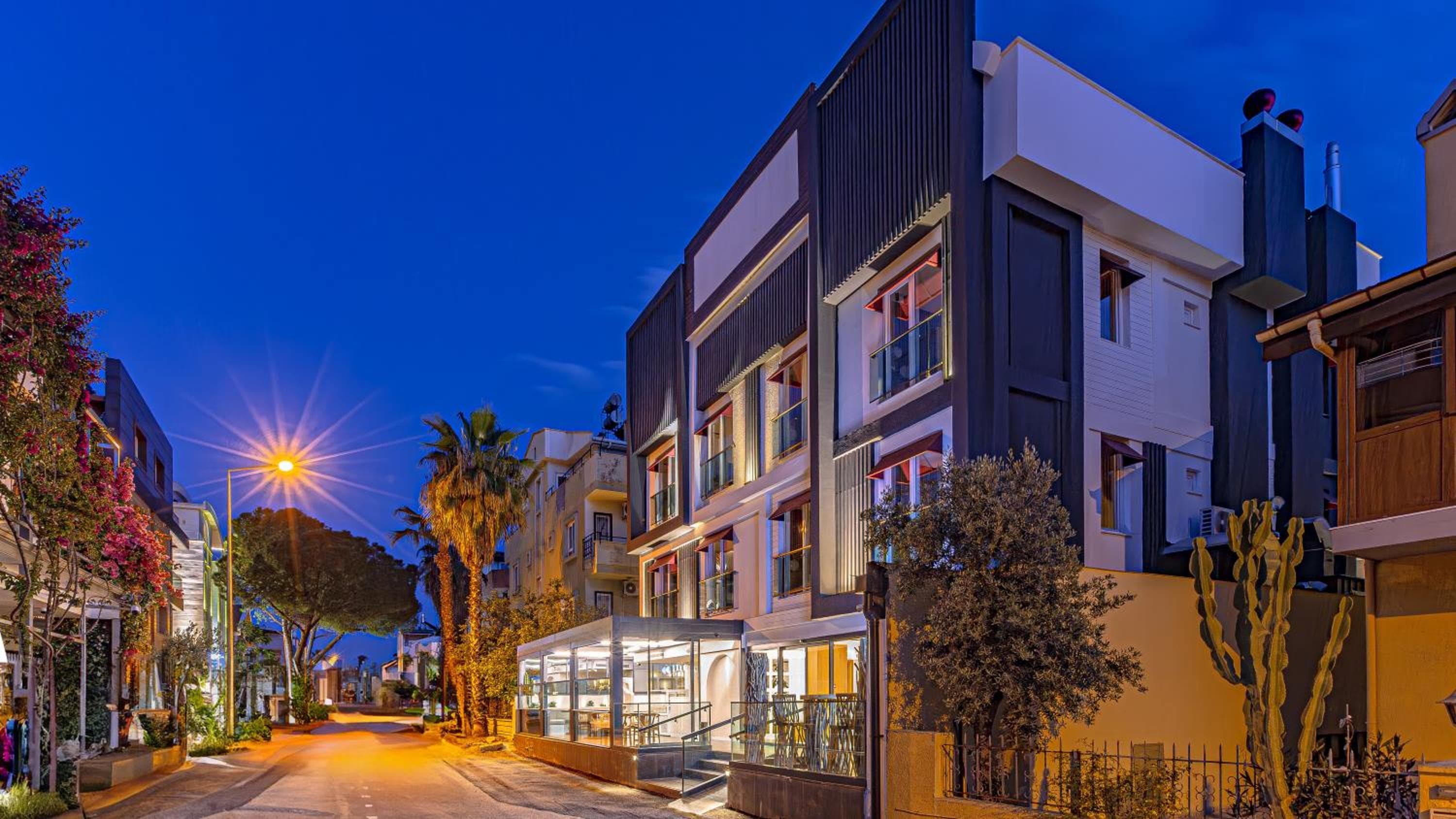 Dulcet Hotel