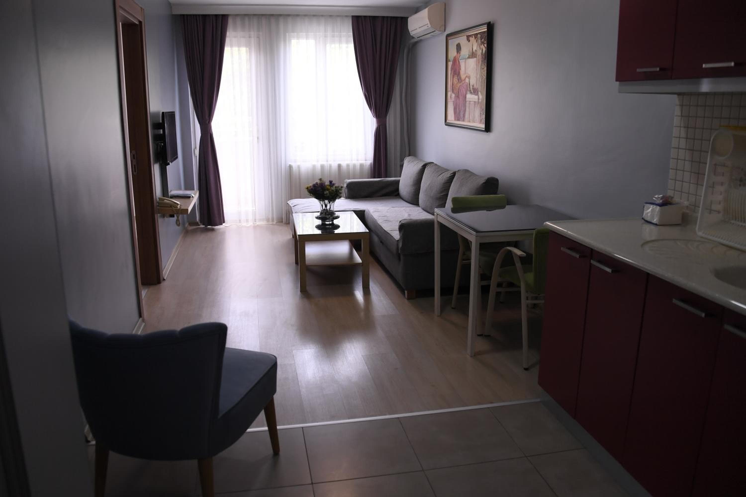 A Hotels & Suite — photo 4