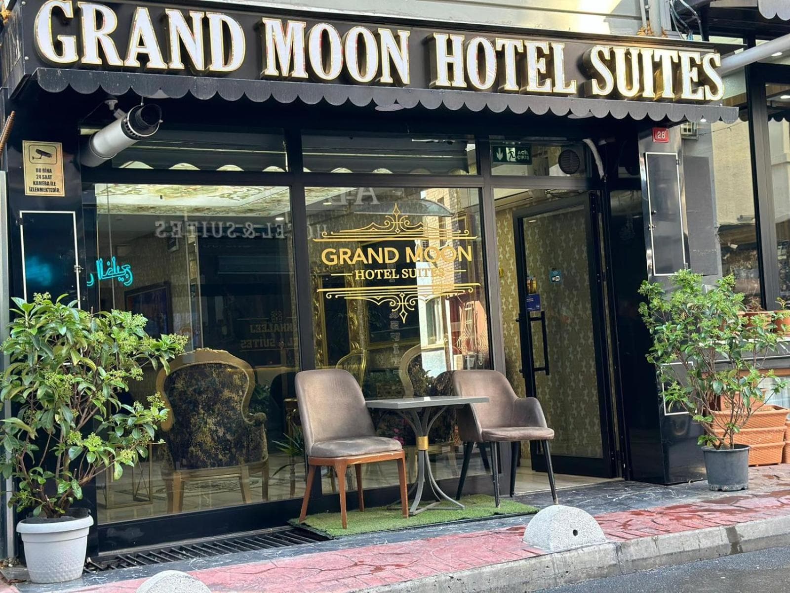 Grand Moon Hotel Suites