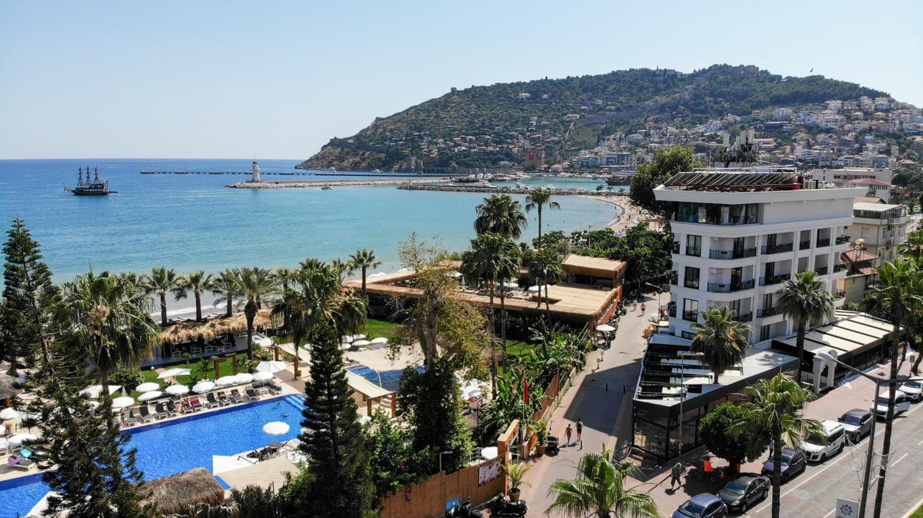 DeMANOR HOTEL ADULT ONLY