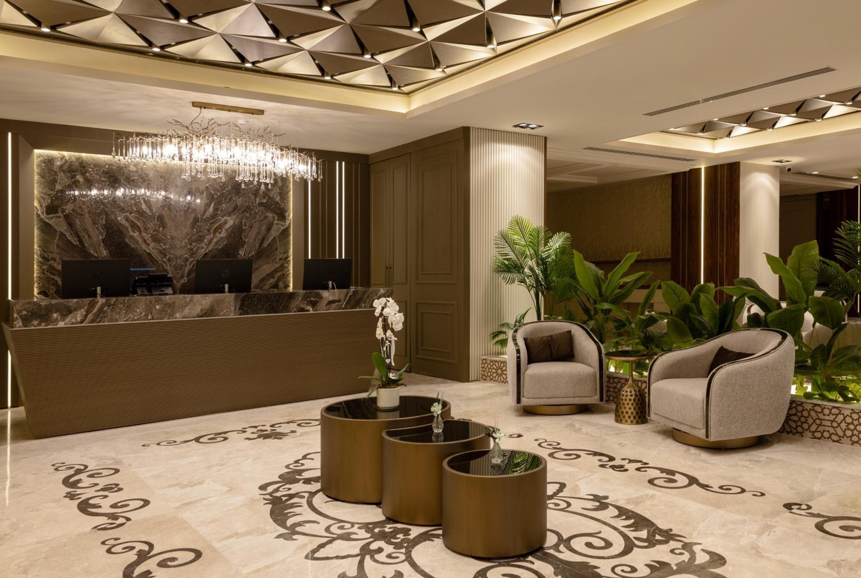 Lilium Hotel & Suites