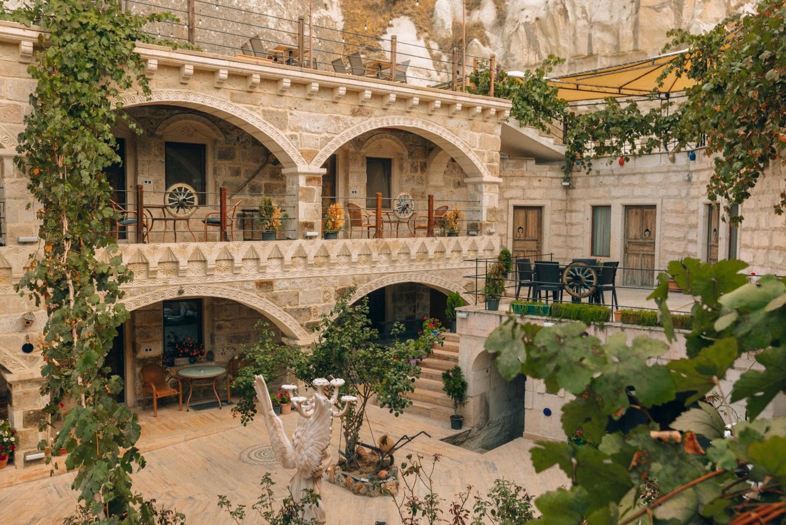 Kayatas Cave Suites