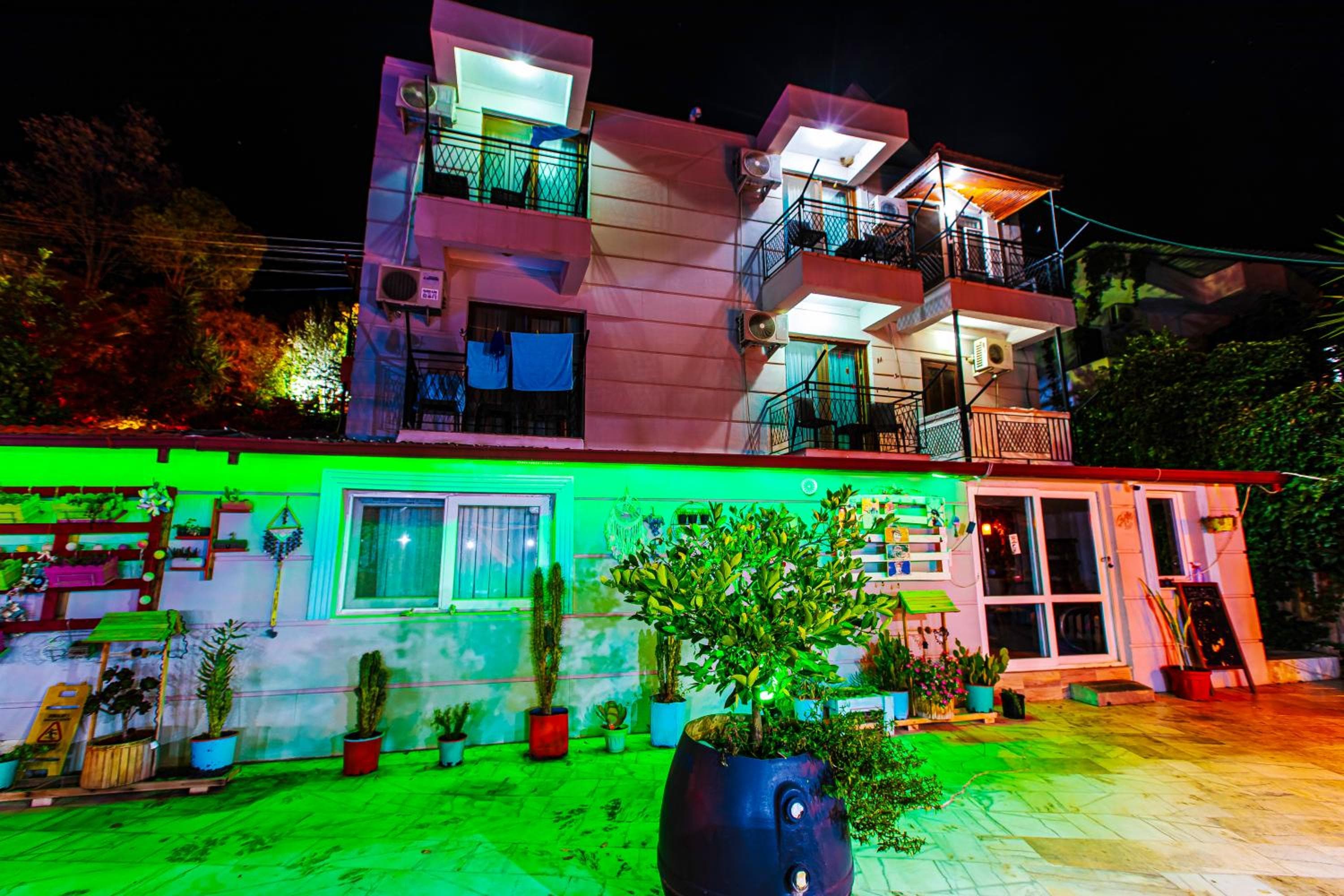 TUTHALİYA HOTEL