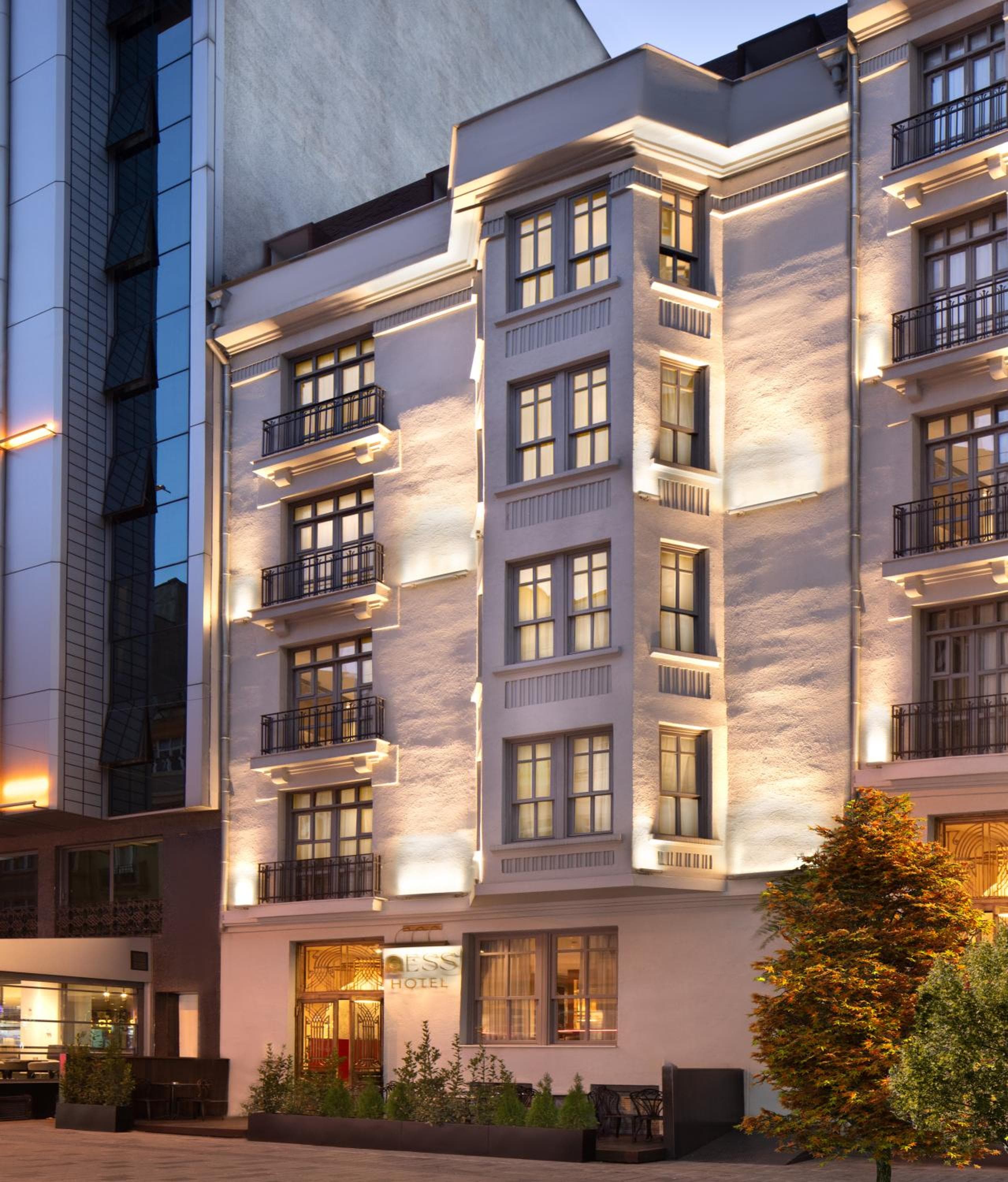 Ess Hotel