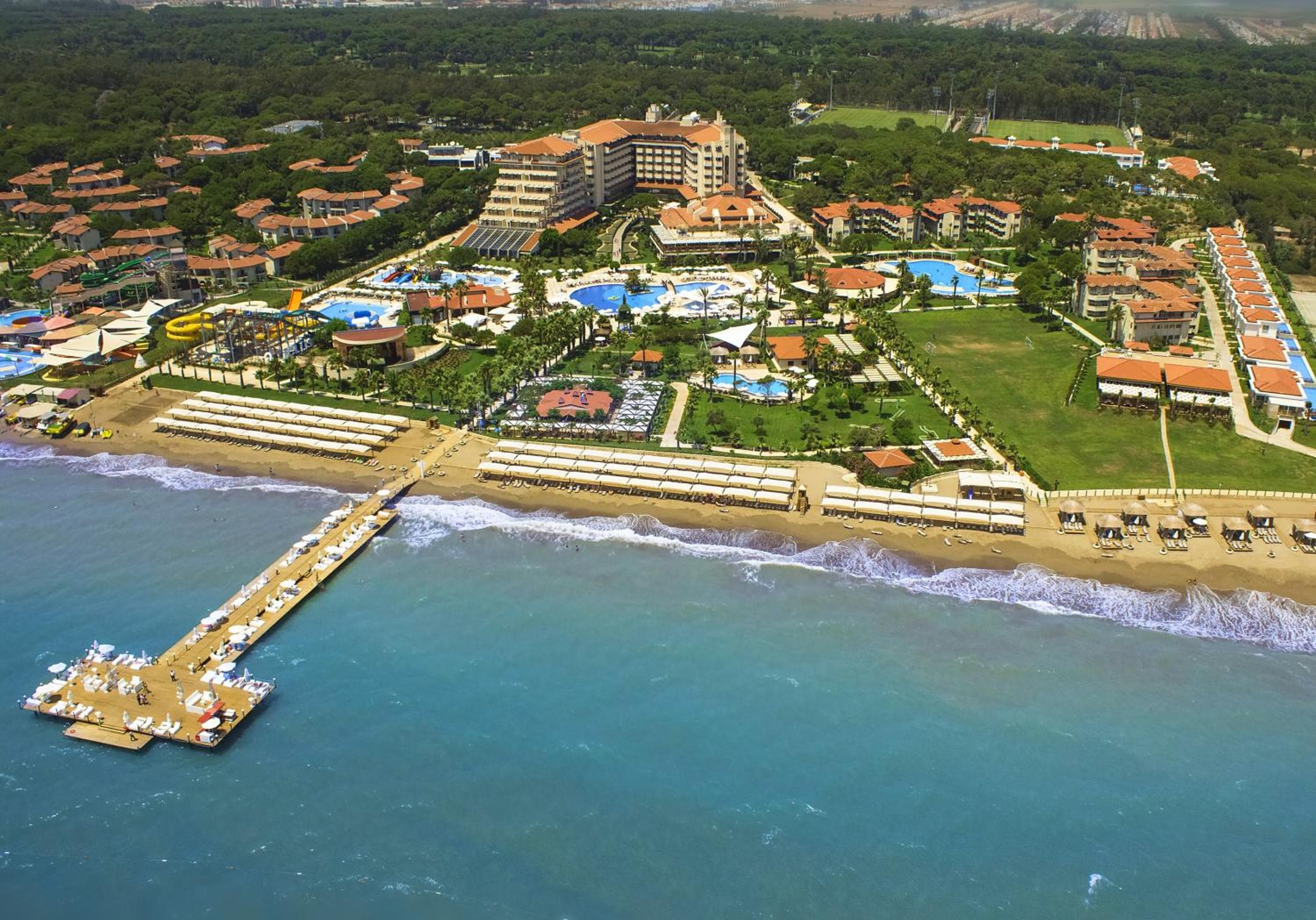 Bellis Deluxe Hotel & Heated for Winter Aqua Park