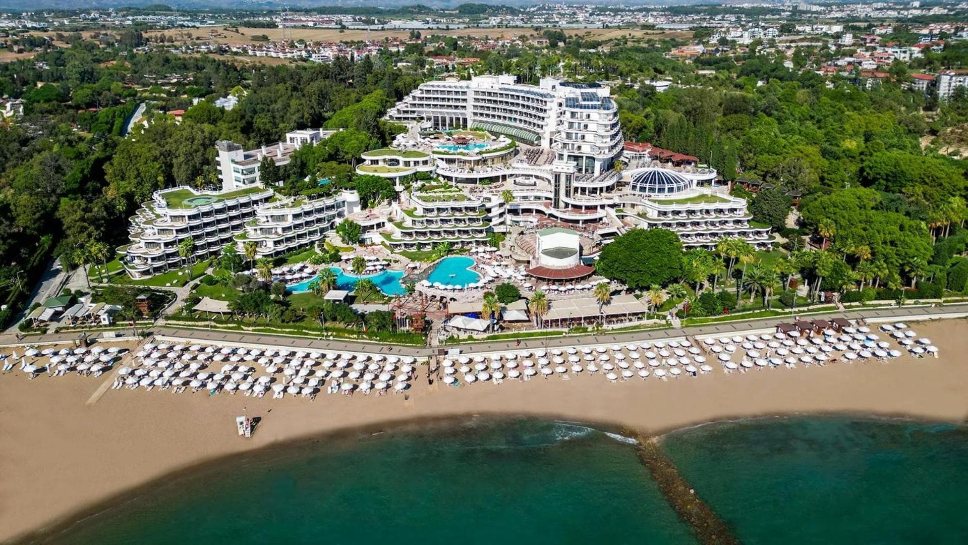 Sunrise Queen Luxury Hotel