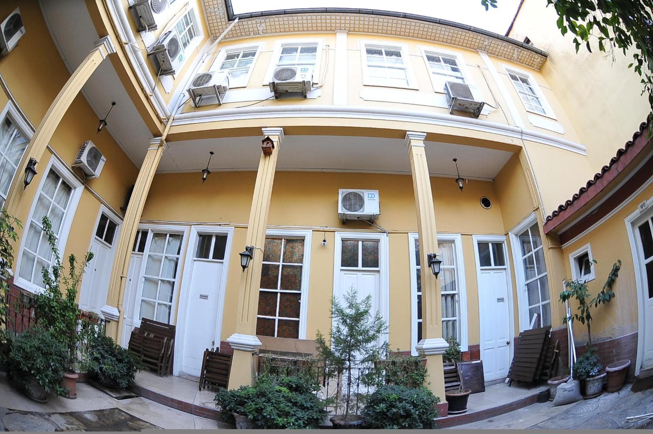 Antikhan Hotel