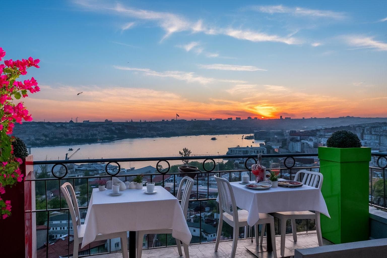 Big Urban Stay Taksim &With Sea Vıew
