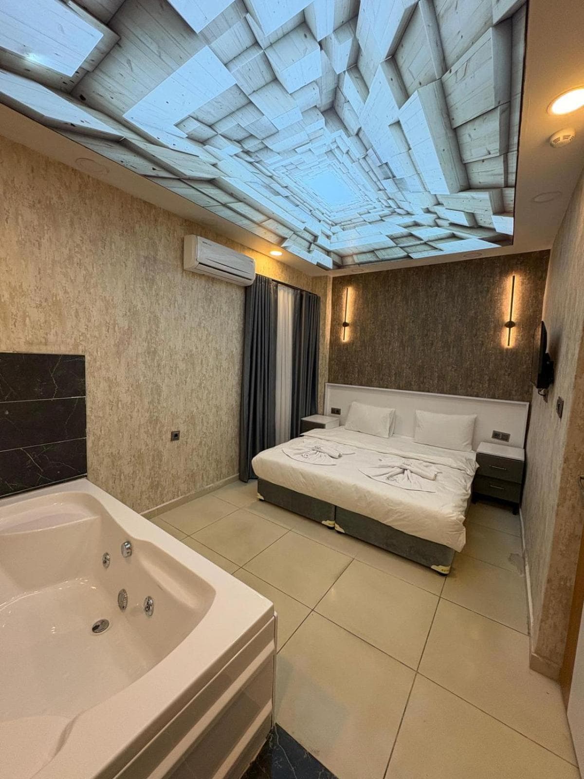 Royal Fsm Suites