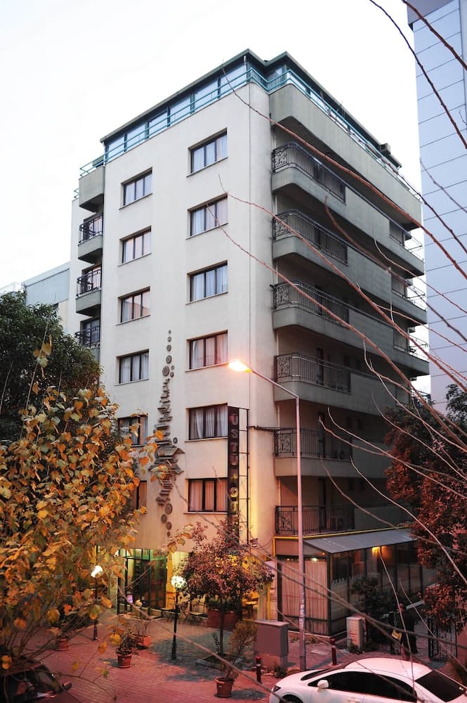Üstün Otel Alsancak