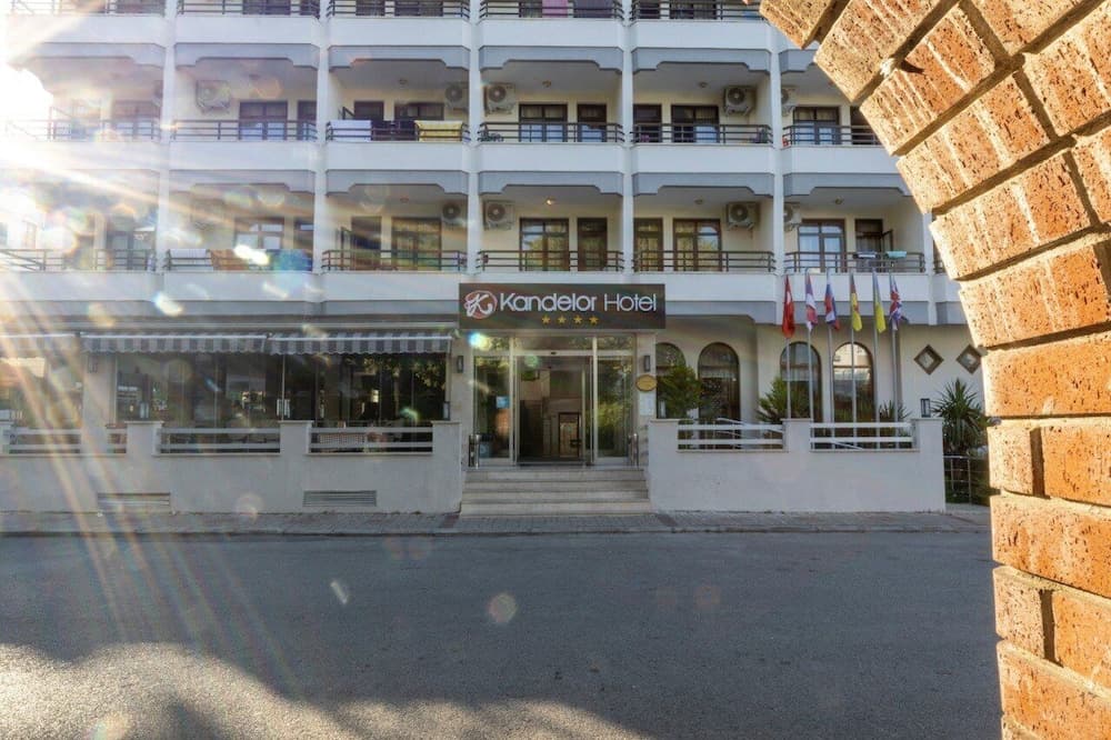 Kandelor Hotel