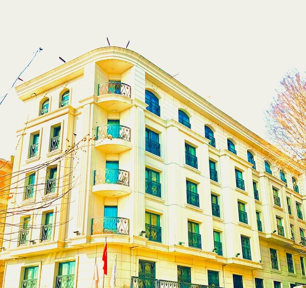 Yuksel Istanbul Yenikapi