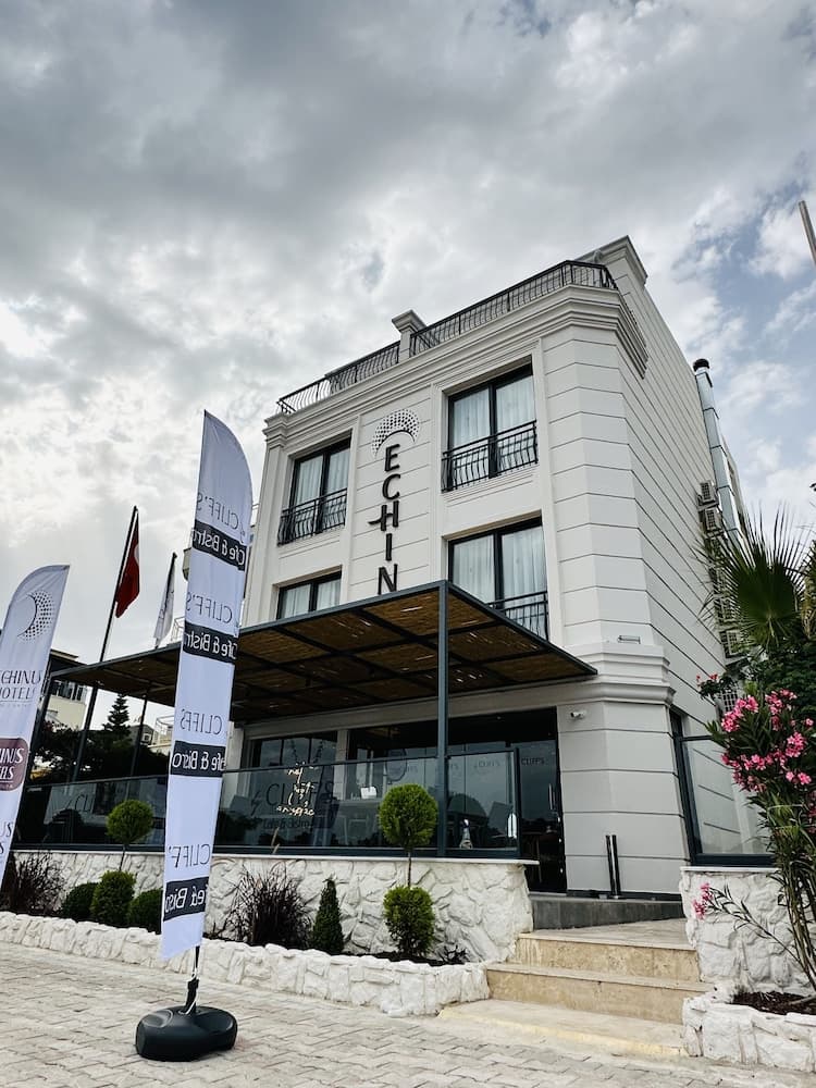 Echinus Lara Hotel