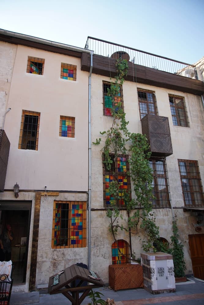 DOĞANBEY KONAĞI