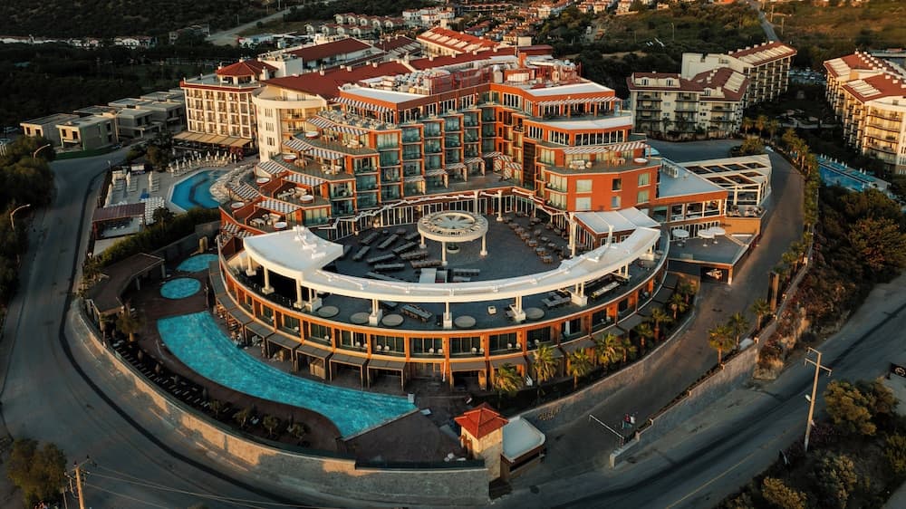Qlusive Hotel