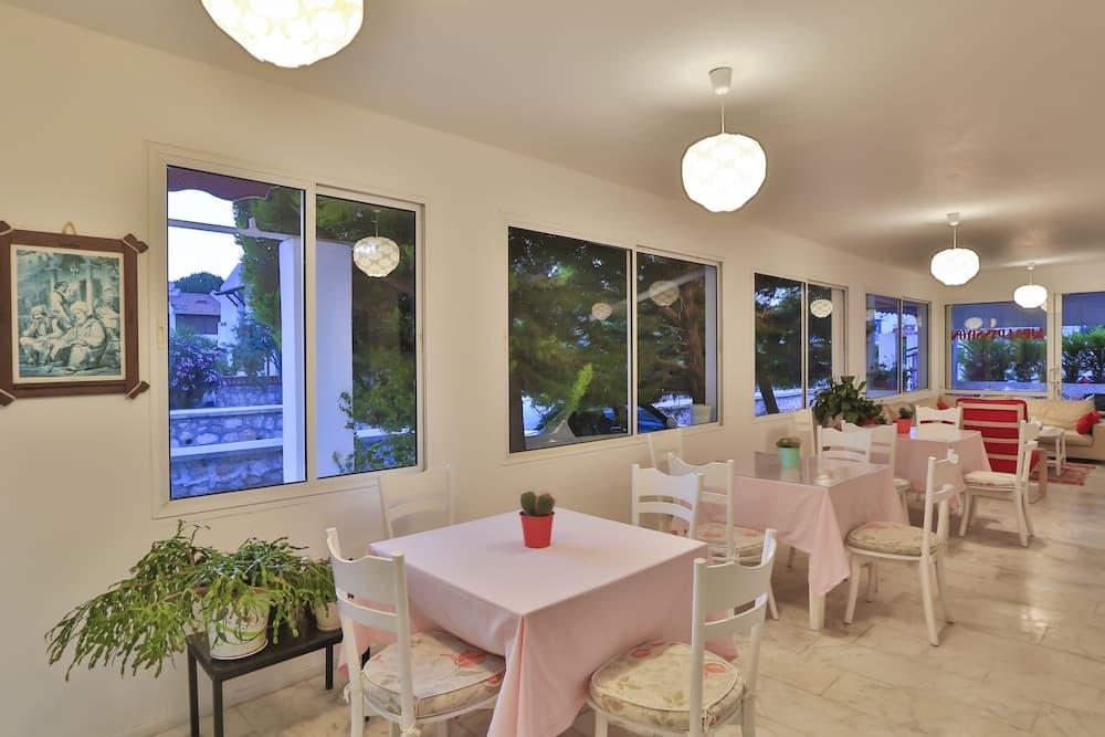 Kiraz Otel