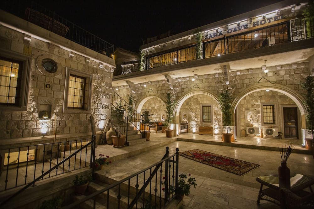 Zara Cave Hotel +10