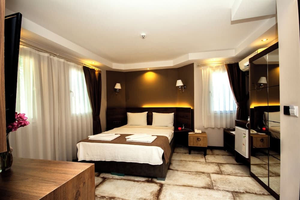 Anar Hotel