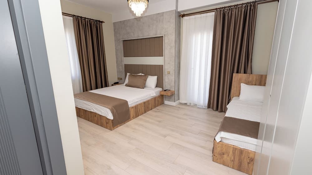HOLMİ OTEL