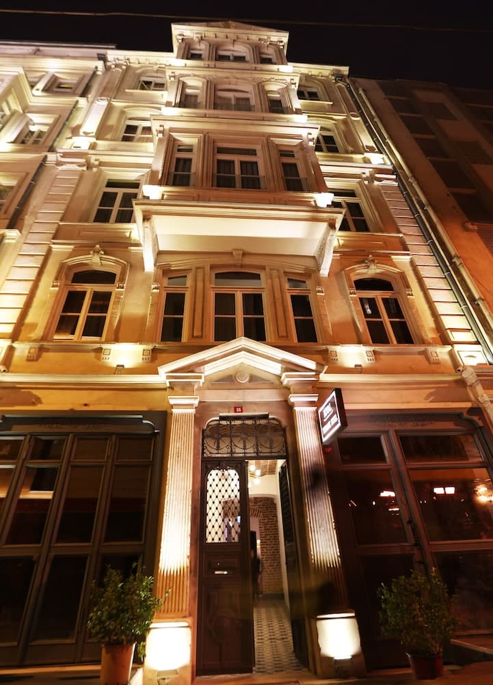 Royal Tophane