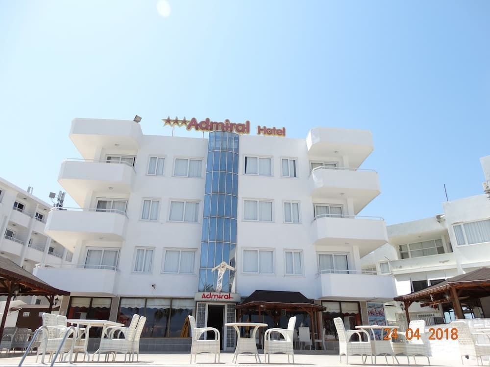 Admiral Hotel