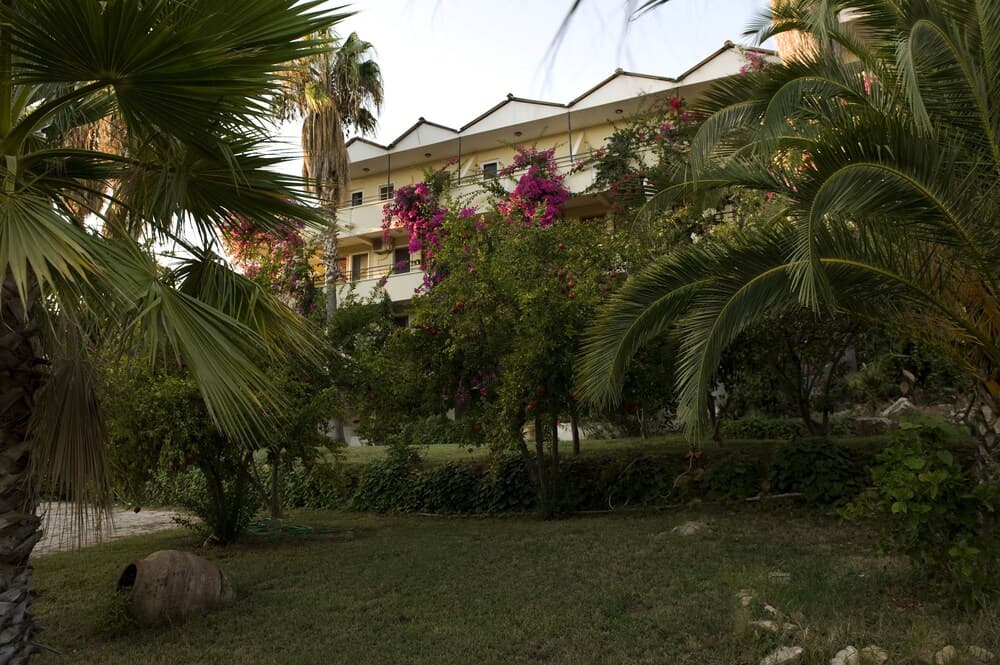Hotel Pataros