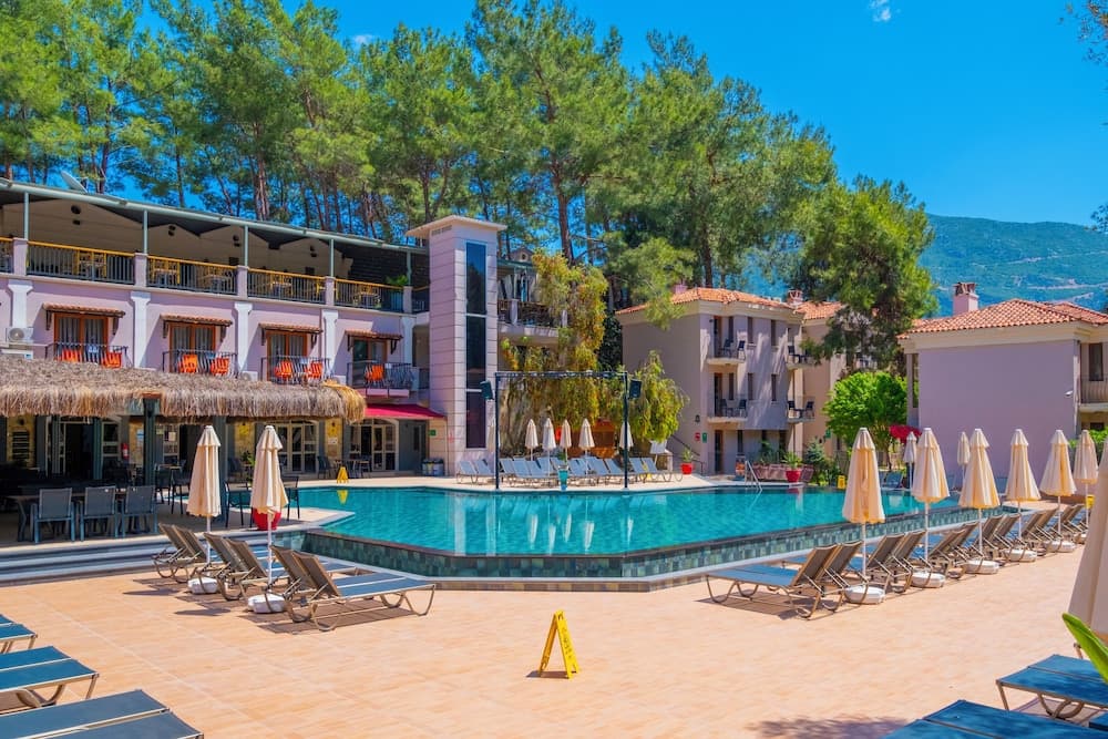 Hotel Pine Valley