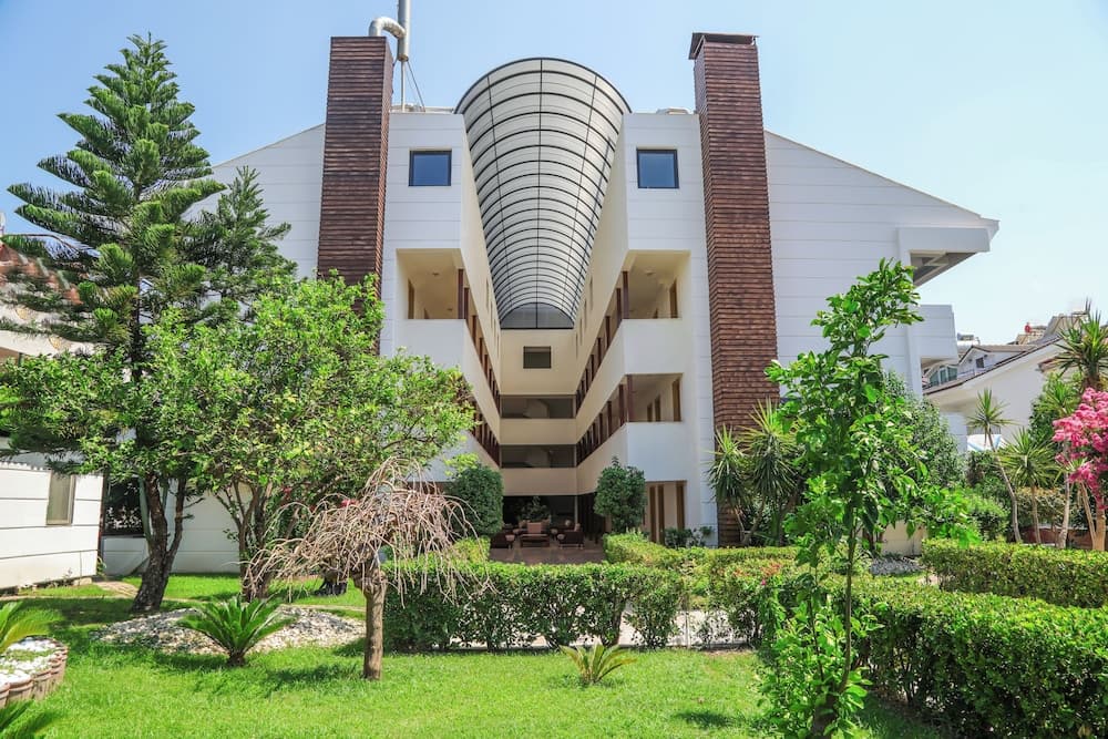 Fame Hotel