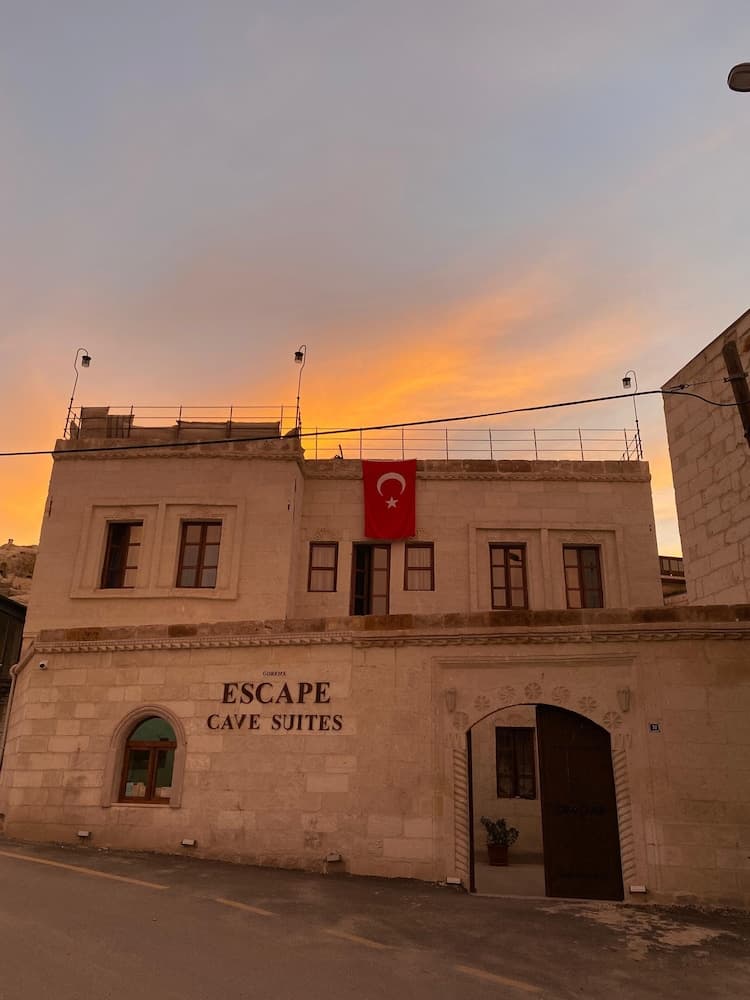 Escape Cave Suites
