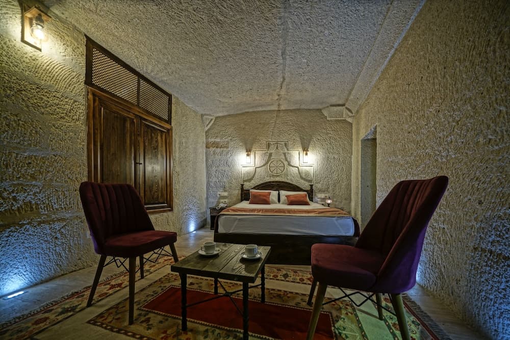 Castle Cave Hotel — photo 2