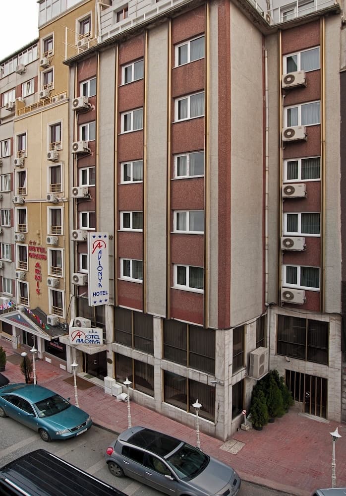 Avlonya Hotel