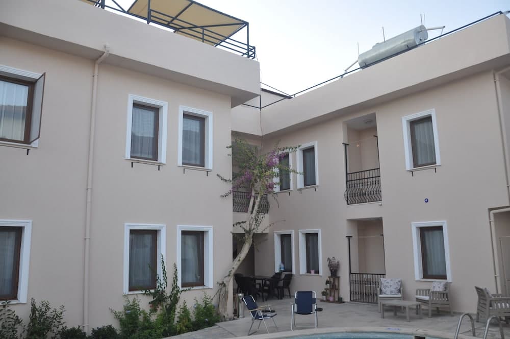 Dalyando Hotel