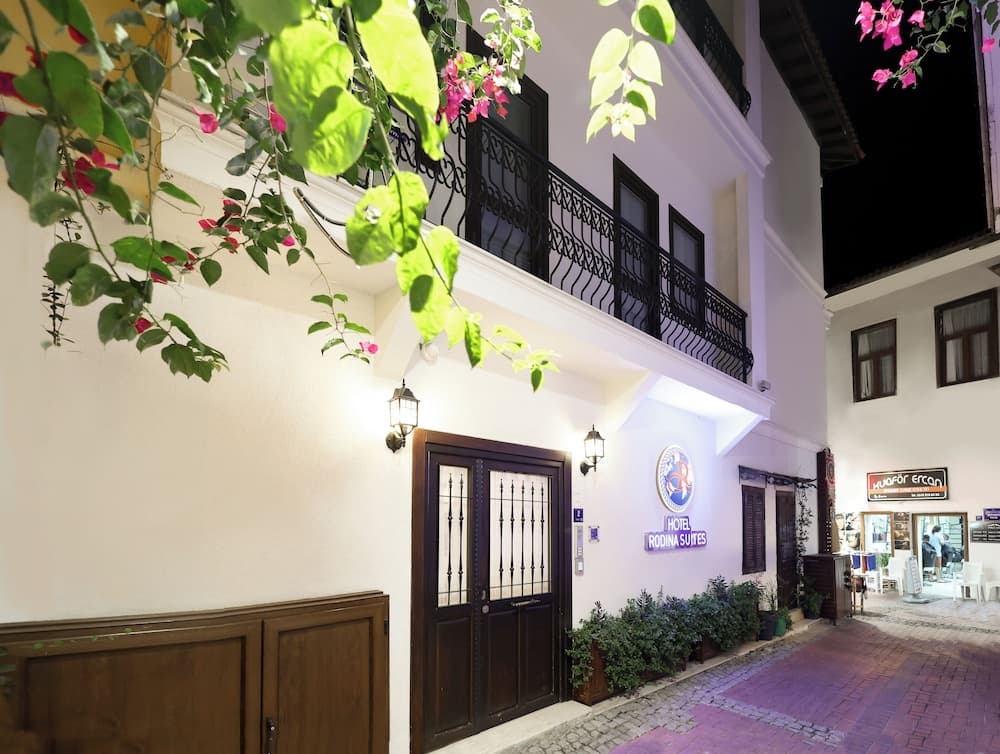 Rodina Suites